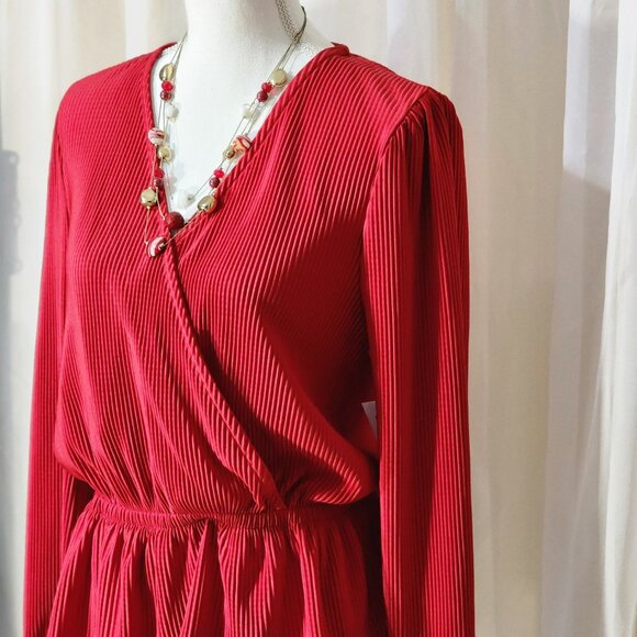 NWT- Red Ribbed Peplum- Waisted Long- Sleeved Shirt - Picture 7 of 8